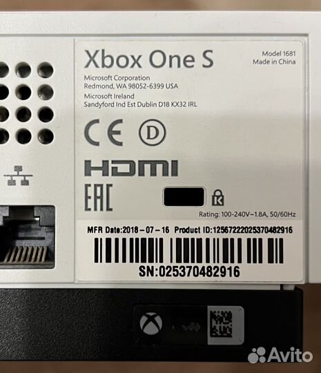 Xbox ONE S 1 TB и 2 геймпада