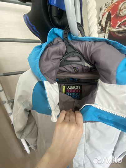 Продаю горнолыжный костюм бертон