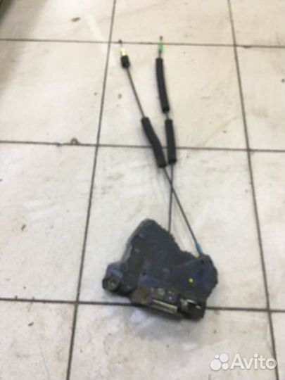 Замок дверной передний правый Toyota Camry V30