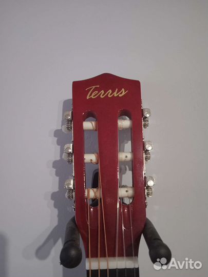 Акустическая гитара