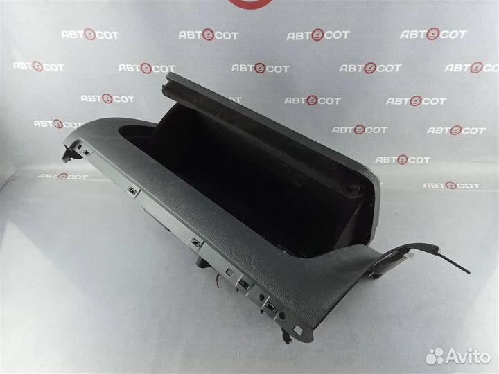 Вещевое отделение с крышкой VW Golf 5 (2004-2009г