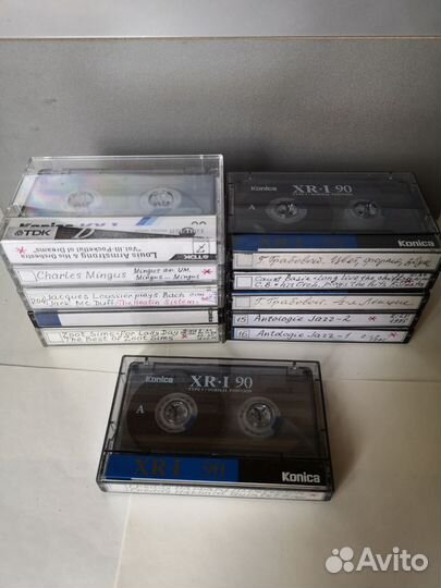 Аудиокассеты с записью разные много
