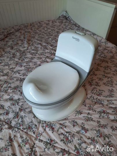 Горшок детский в форме унитаза