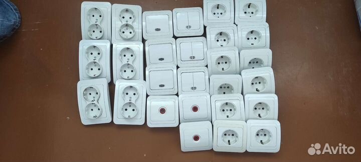 Розетки и выключатели