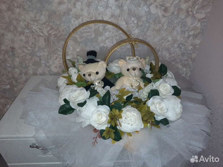 Свадебное украшение на машину