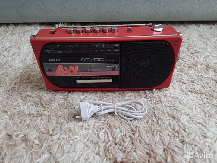 Кассетный магнитофон Sanyo Япония