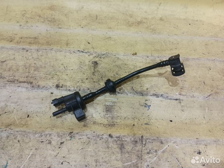 Клапан вентиляции топливного бака Opel Astra J