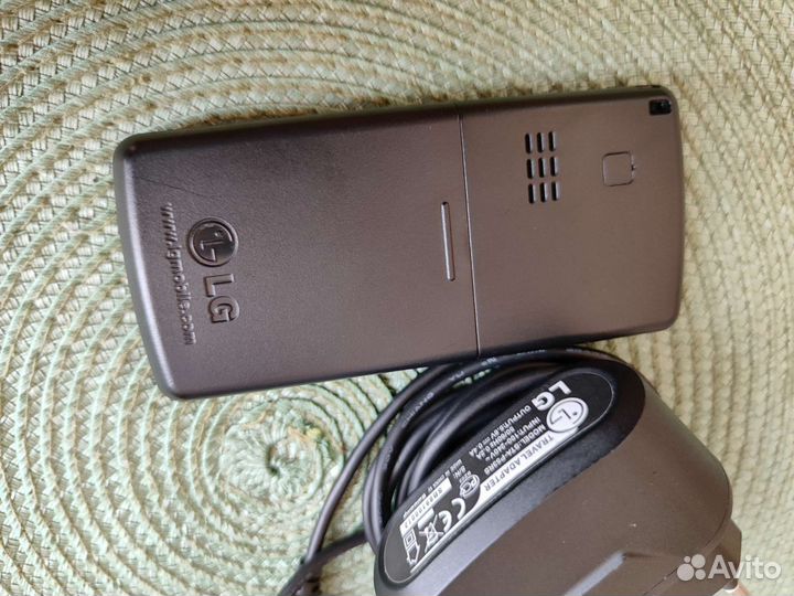 Телефон LG kg 270