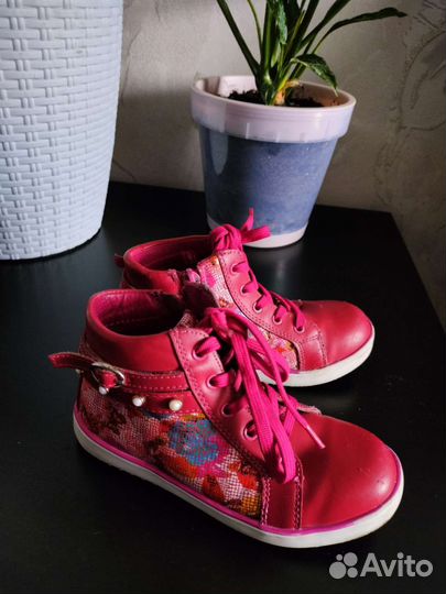 Кроссовки для девочки