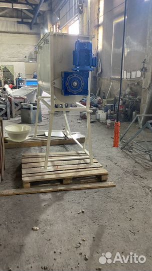 Смеситель кормов горизонтальный