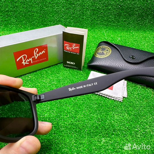 Солнцезащитные очки RayBan