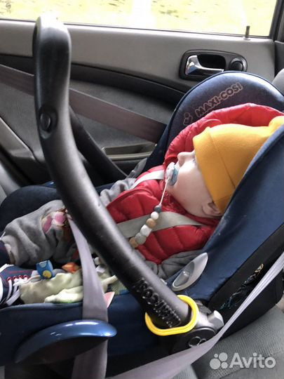 Автолюлька maxi cosi cabriofix синий