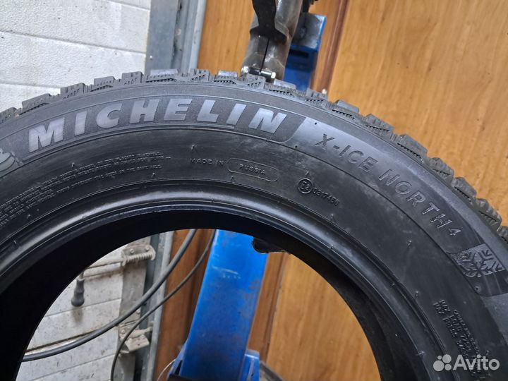 Michelin X-Ice North 4 215/60 R16 99T