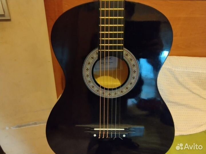 Акустическая гитара