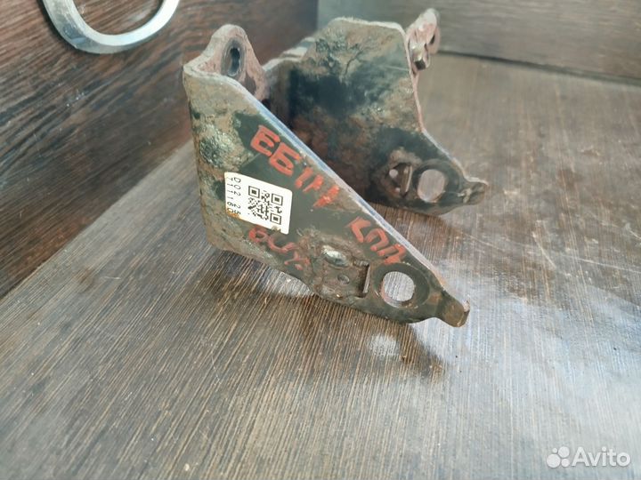 Кронштейн кпп верхний левый Toyota Corolla EE11