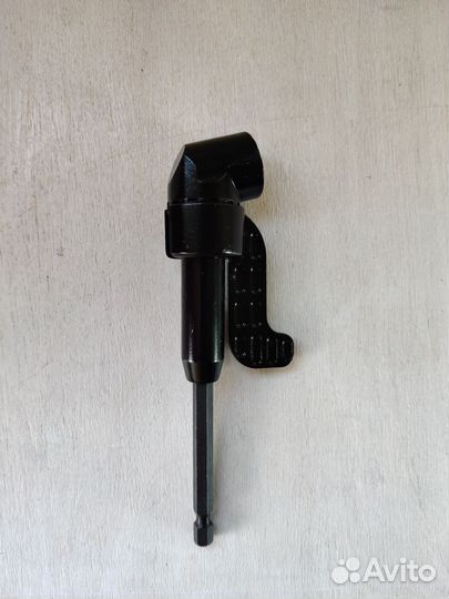 Угловой держатель для бит