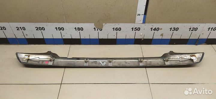 Б/У Б/У Накладка крышки багажника дефекты.царапины