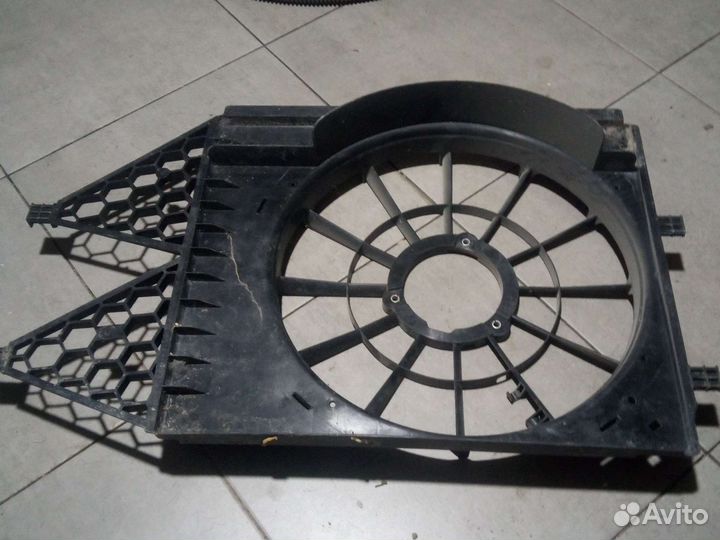 Диффузор вентилятора Volkswagen Polo, Skoda Rapid
