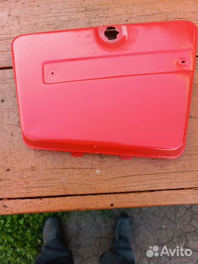 Левая крышка мотоцикла иж