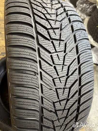 Hankook Winter I'Cept Evo 3 X W330A 255/35 R21 и 285/30 R21 W