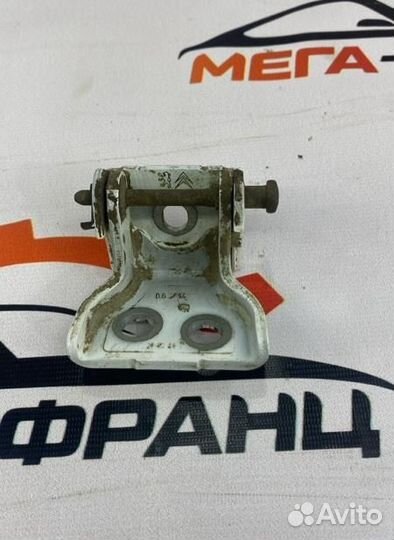 Петля двери передняя правая Citroen Berlingo