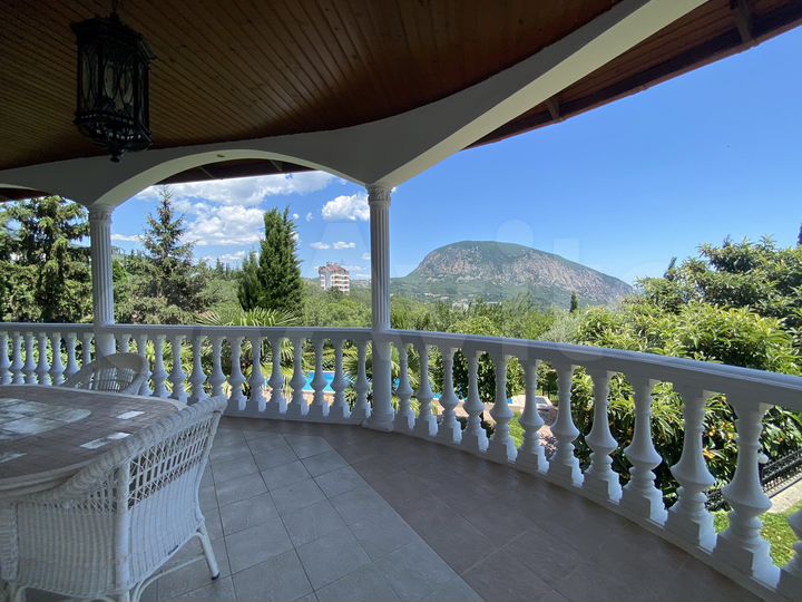 Дом 640 м² на участке 15 сот.