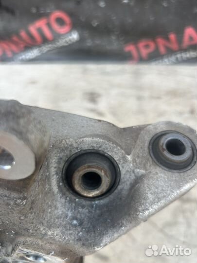 Задний Кулак поворотный Ниссан Теана 32