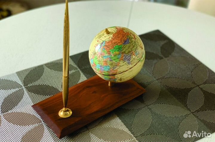 Настольный набор с глобусом и ручкой
