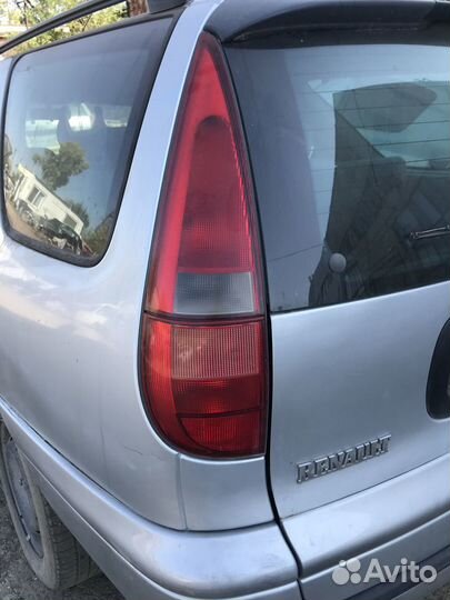 Фонари задние на Renault Laguna 1 1.6 1999г