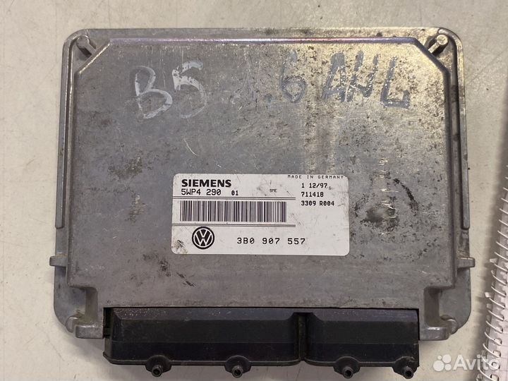 Блок управления двигателем Volkswagen Passat VAG