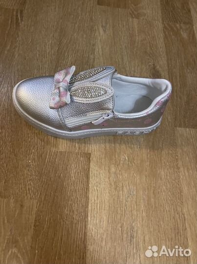 Ботинки для девочки новые