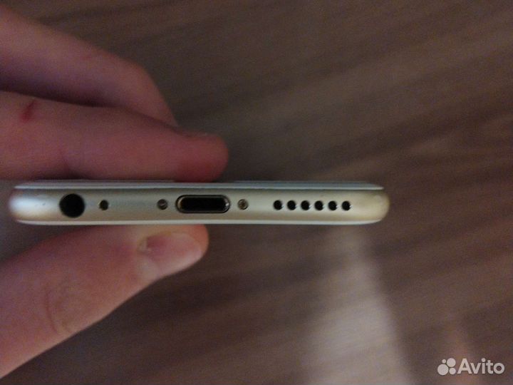 Телефон iPhone 6