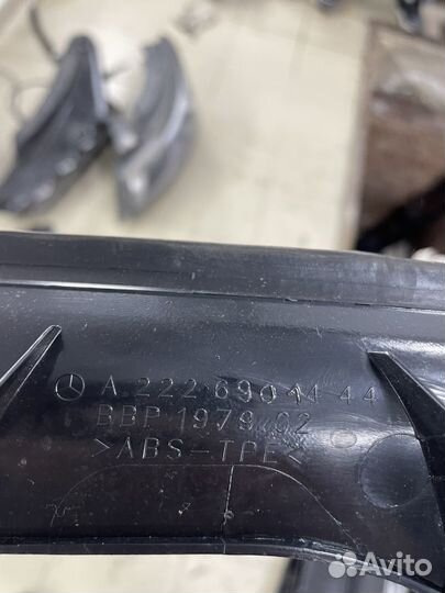 Водосток багажника правый Mercedes w222