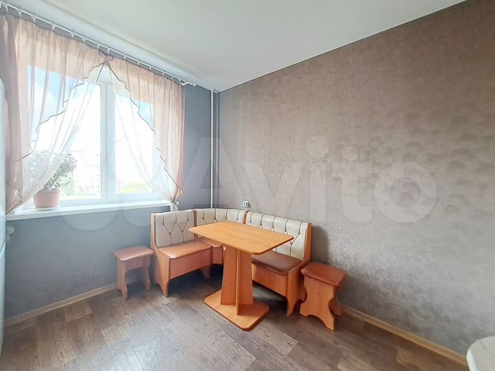 4-к. квартира, 86 м², 8/10 эт.