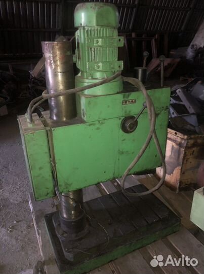 Станок вертикально-сверлильный модель 2с125-01