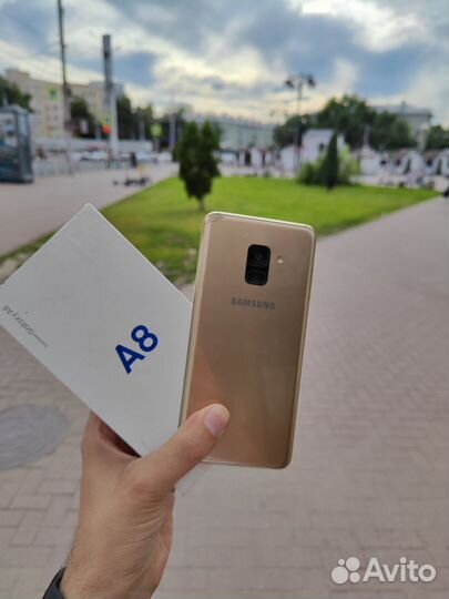 Samsung Galaxy A8 (2018), 4/32 ГБ