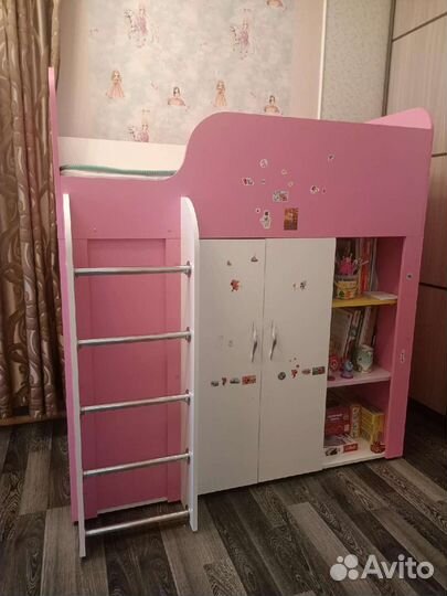 Кровать-чердак со шкафом