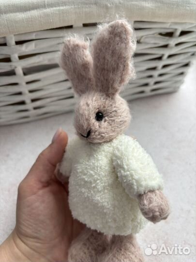 Вязаный заяц