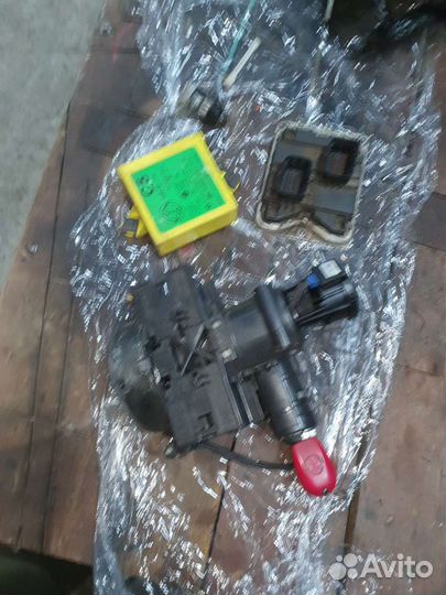 Замок зажигания комплект на альфа Ромео 145