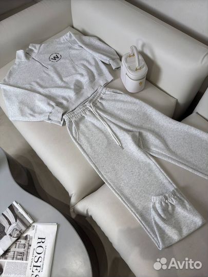 Спортивный костюм новый женский