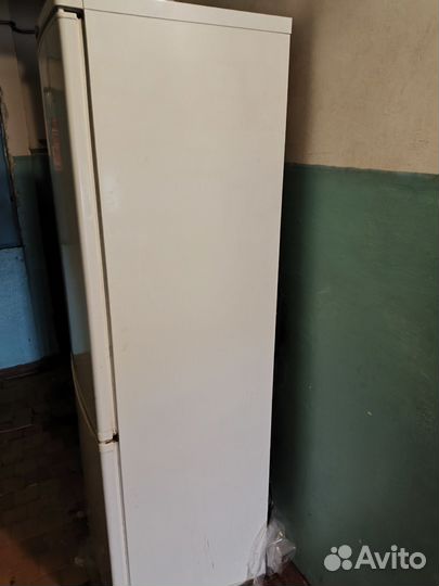Холодильник бу stinol