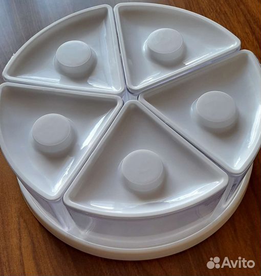 Менажница с крышкой (пластик)