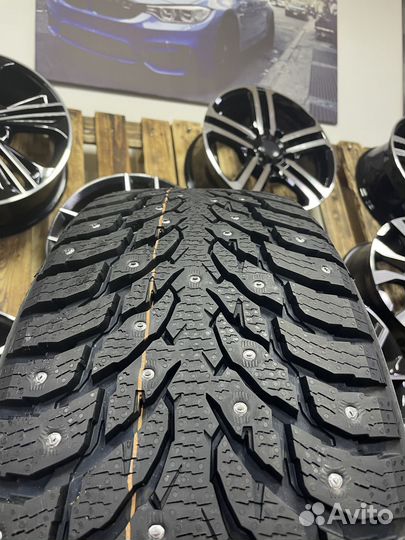 Nokian Tyres Hakkapeliitta 9 SUV 235/55 R18 104T