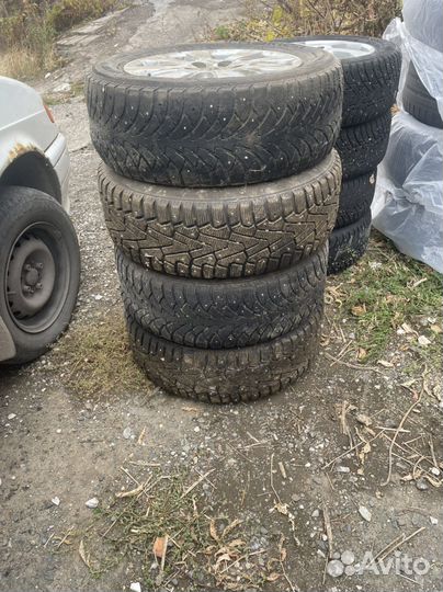 R16 Nokian Tyres Hakkapeliitta 5 215/60, PCD 5x114.3 DIA 38