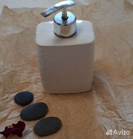 Дозатор для жидкого мыла