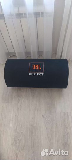 Сабвуфер и усилитель в автомобиль