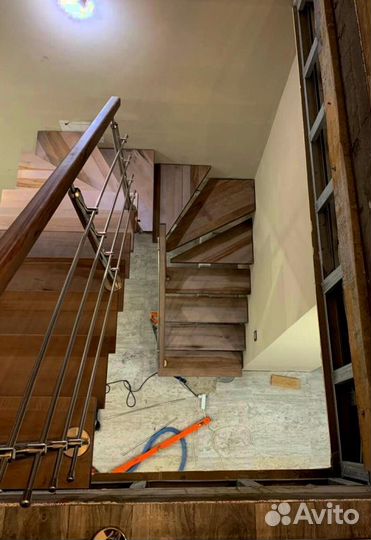 Г-образная лестница