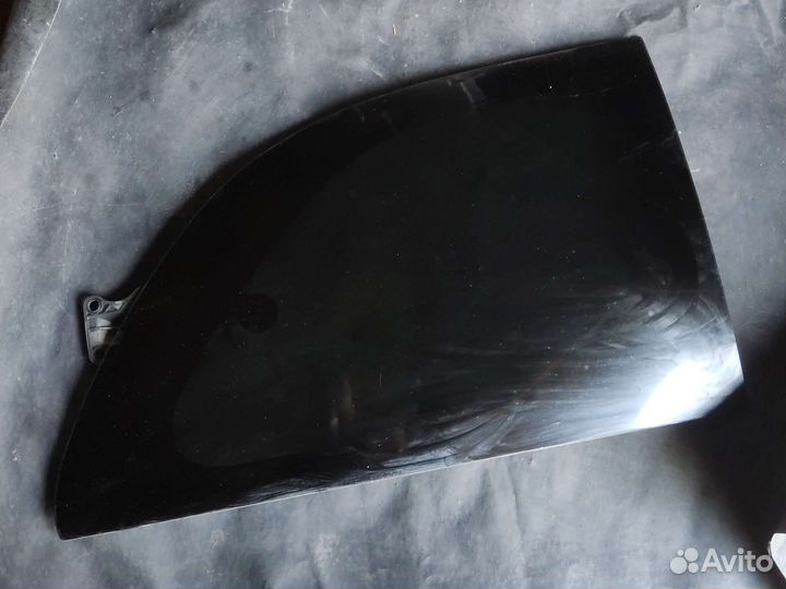 Форточка задняя правая Dodge Caravan 4