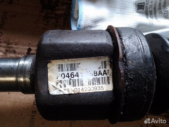 Полуось привод передний правый Chrysler Voyager