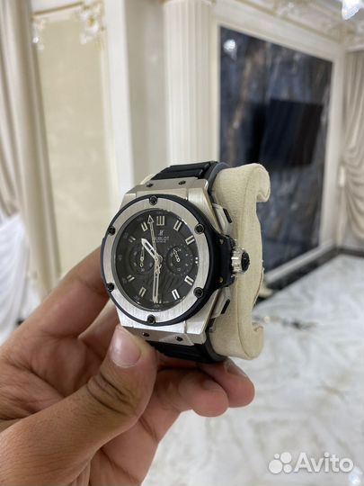 Часы hublot